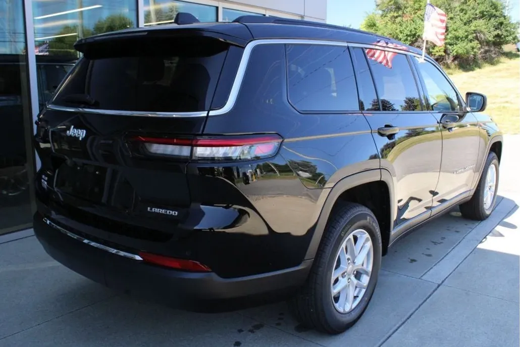 2025 Jeep Grand Cherokee Laredo X photo 1