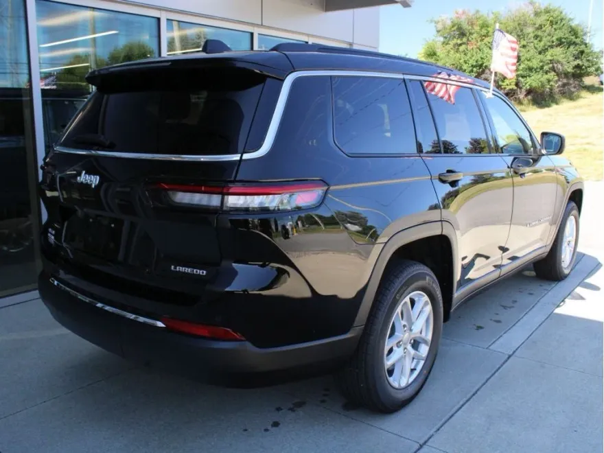 2025 Jeep Grand Cherokee Laredo X photo 1