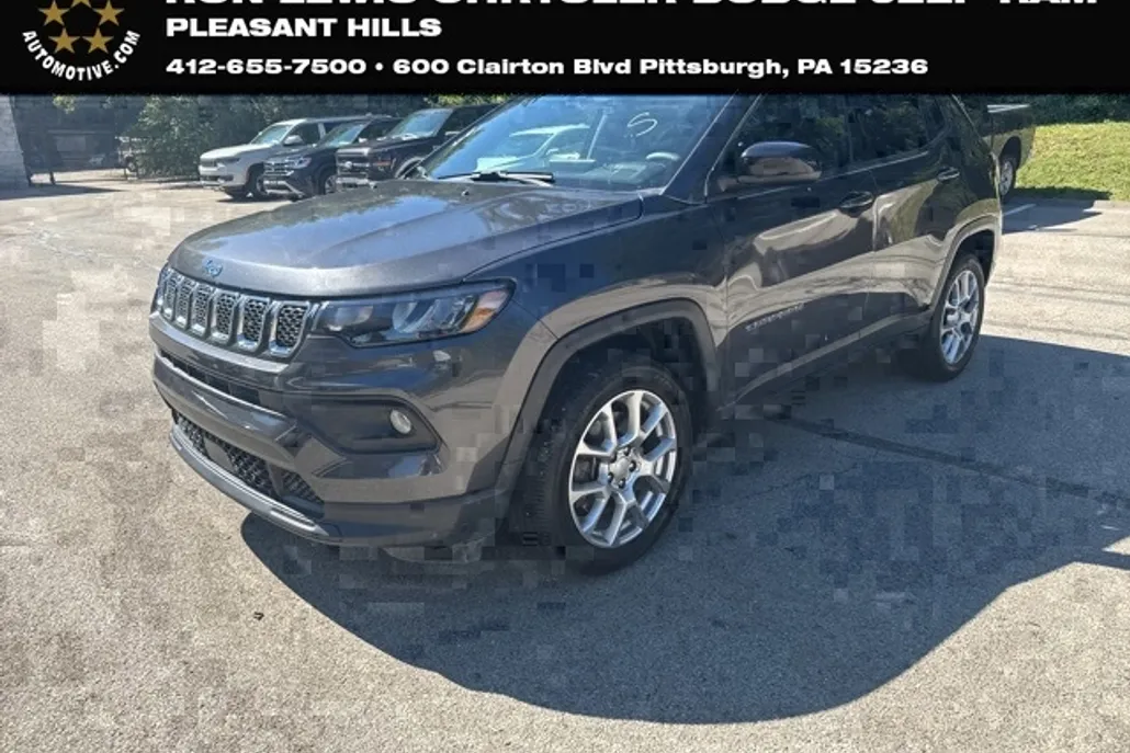 2023 Jeep Compass Latitude Lux photo 1