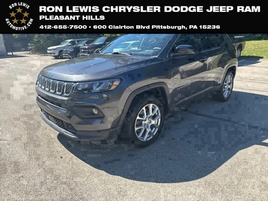2023 Jeep Compass Latitude Lux photo 1