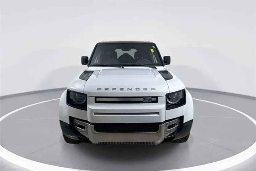 2023 Land Rover Defender SE photo 1