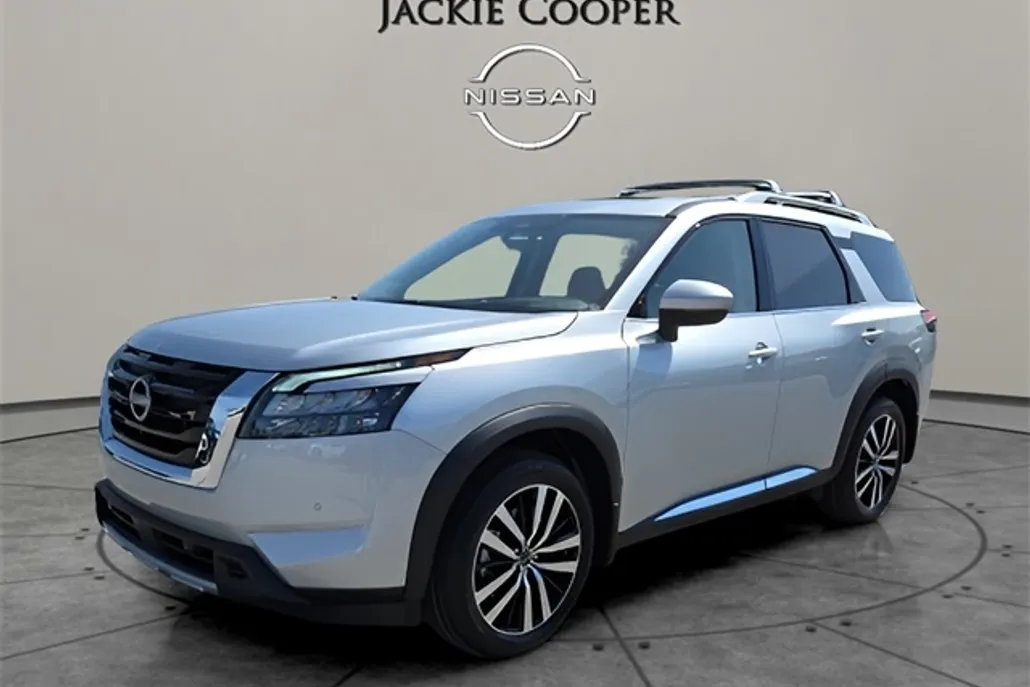 2025 Nissan Pathfinder Platinum photo 1