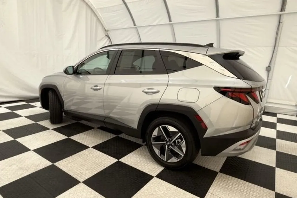 2025 Hyundai Tucson SEL photo 1