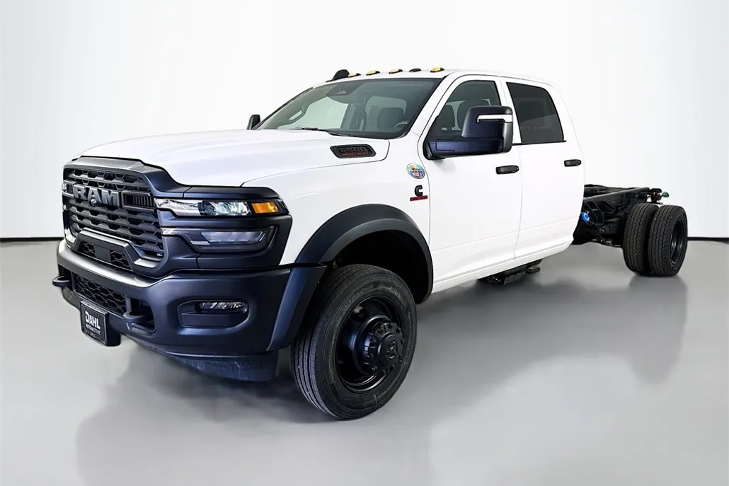 2025 Ram 5500 Tradesman photo 1