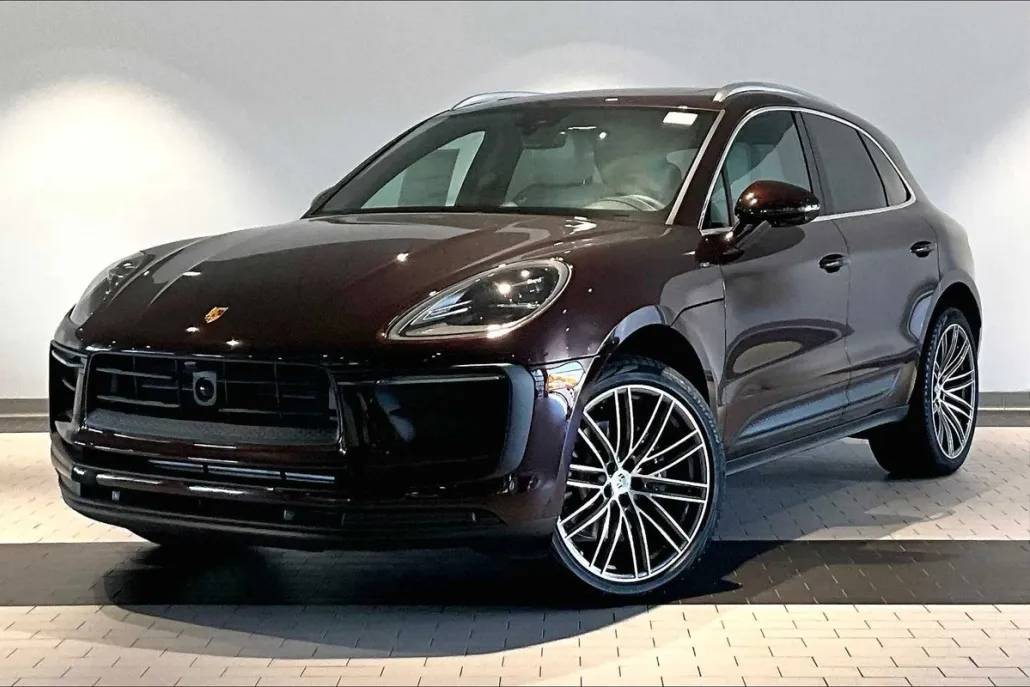 2025 Porsche Macan T photo 1