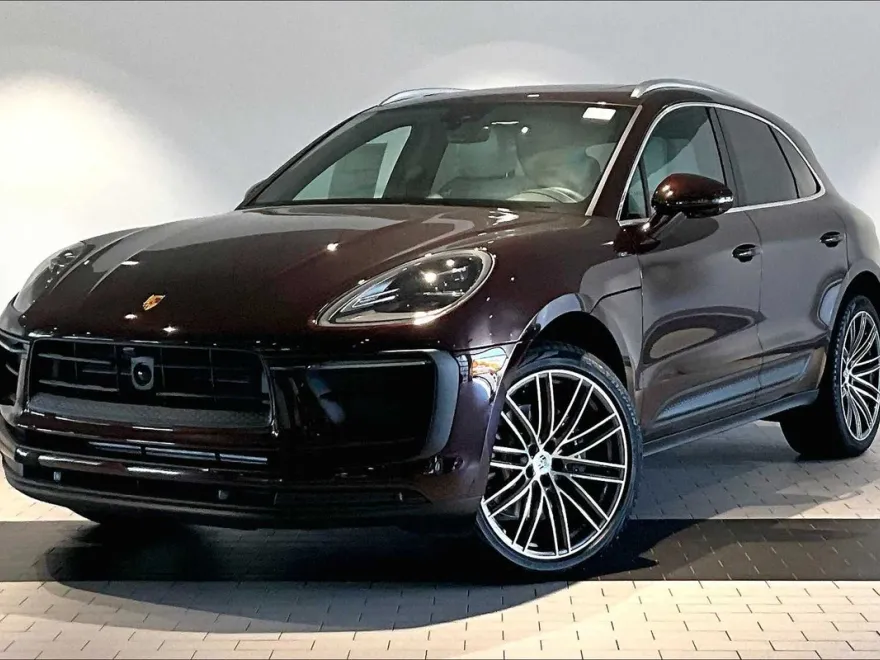 2025 Porsche Macan T photo 1