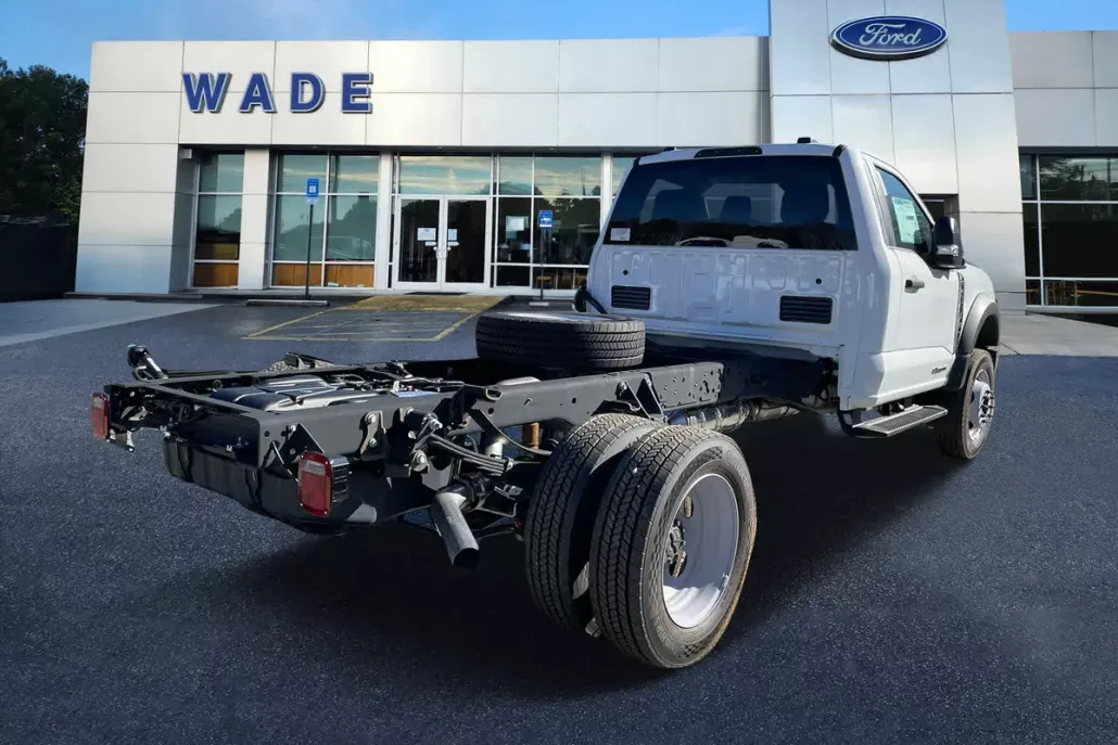 2024 Ford F-450 XLT photo 1