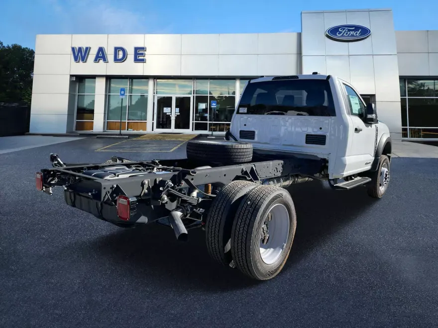 2024 Ford F-450 XLT photo 1