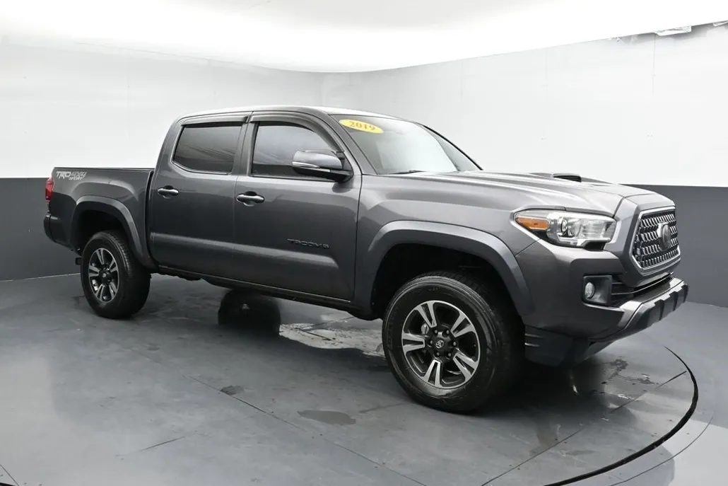 2019 Toyota Tacoma TRD Sport Double Cab V6 photo 1
