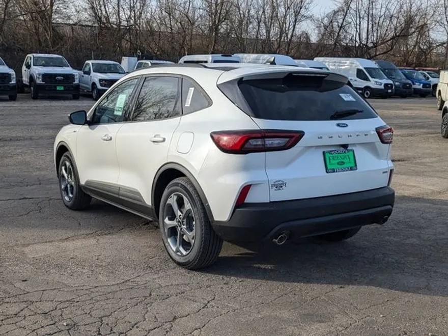 2025 Ford Escape ST-Line photo 1