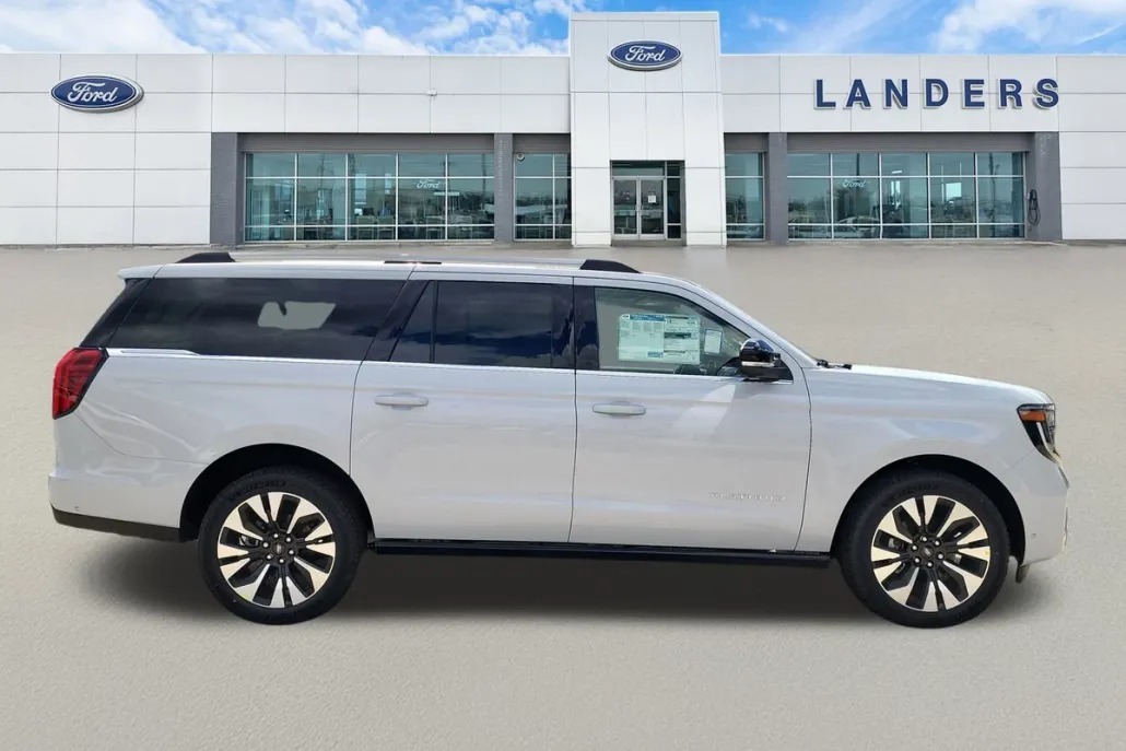 2025 Ford Expedition MAX Platinum photo 1