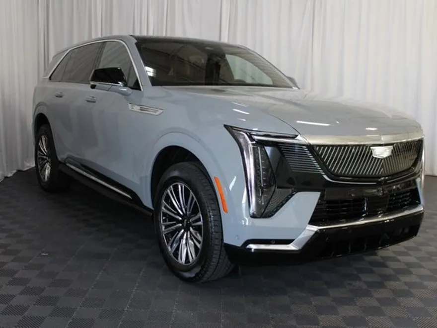 2026 Cadillac Escalade IQ Luxury photo 1