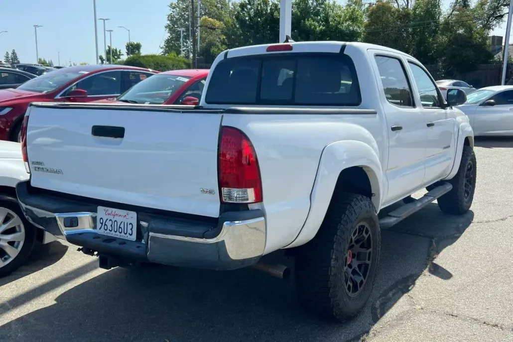 2015 Toyota Tacoma Double Cab V6 4x4 photo 1