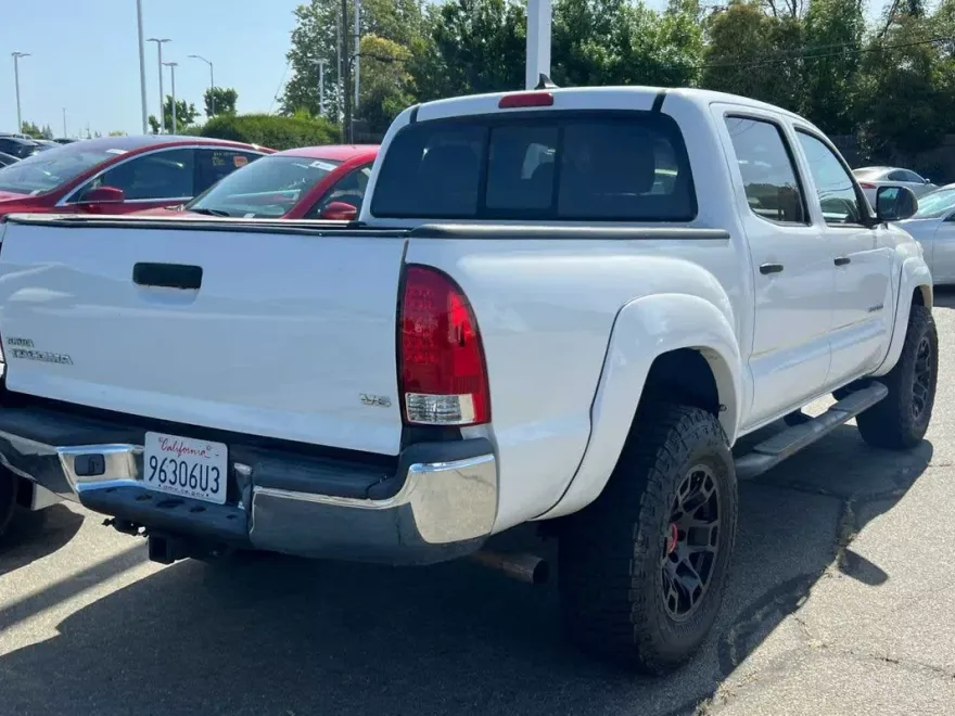 2015 Toyota Tacoma Double Cab V6 4x4 photo 1