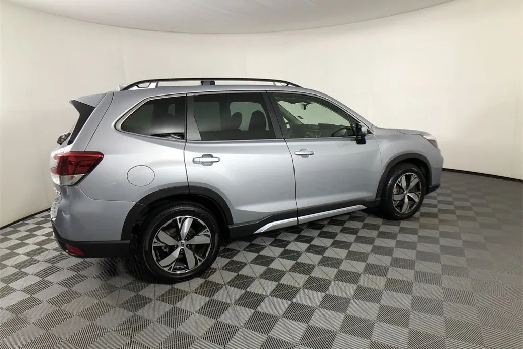2021 Subaru Forester Touring photo 1