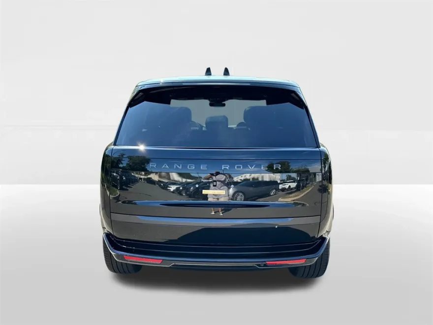 2025 Land Rover Range Rover SE photo 1