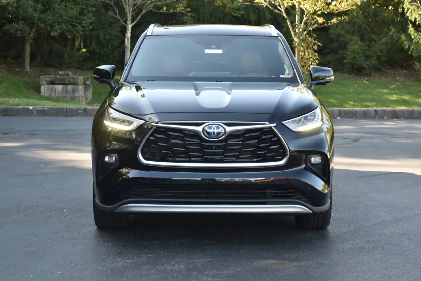 2023 Toyota Highlander Hybrid Platinum photo 1