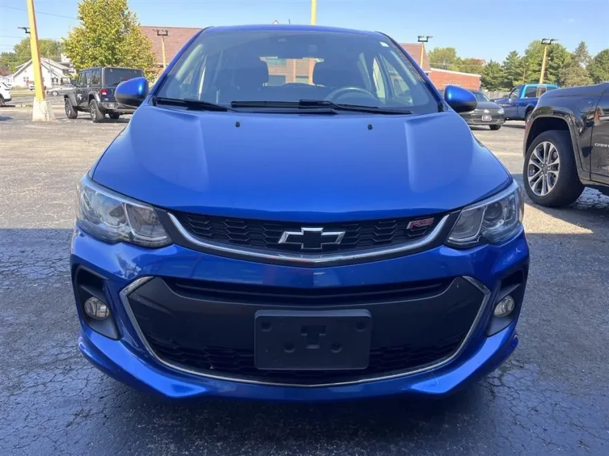 2019 Chevrolet Sonic LT photo 1
