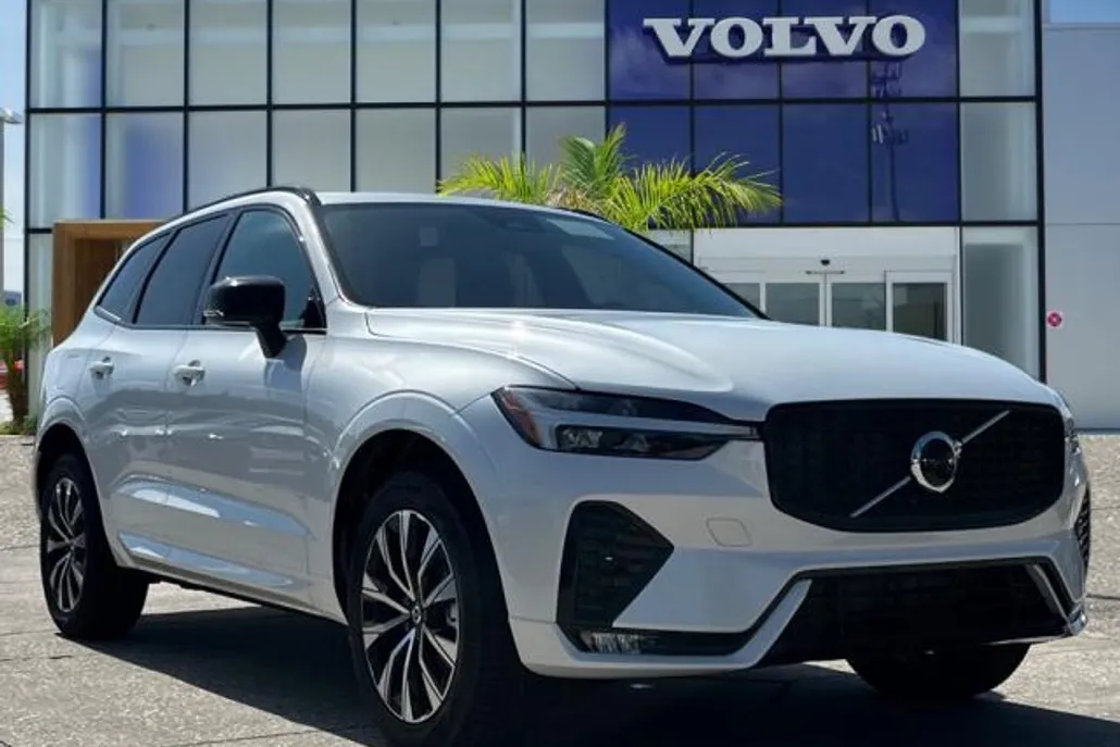 2025 Volvo XC60 B5 Core photo 1
