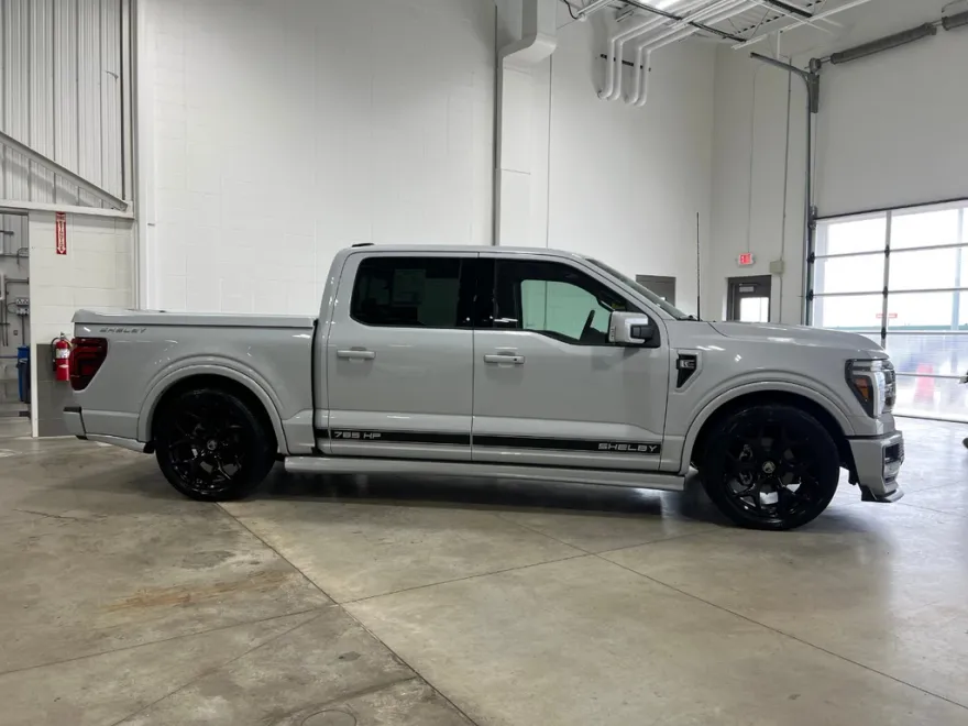 2025 Ford F-150 Lariat photo 1