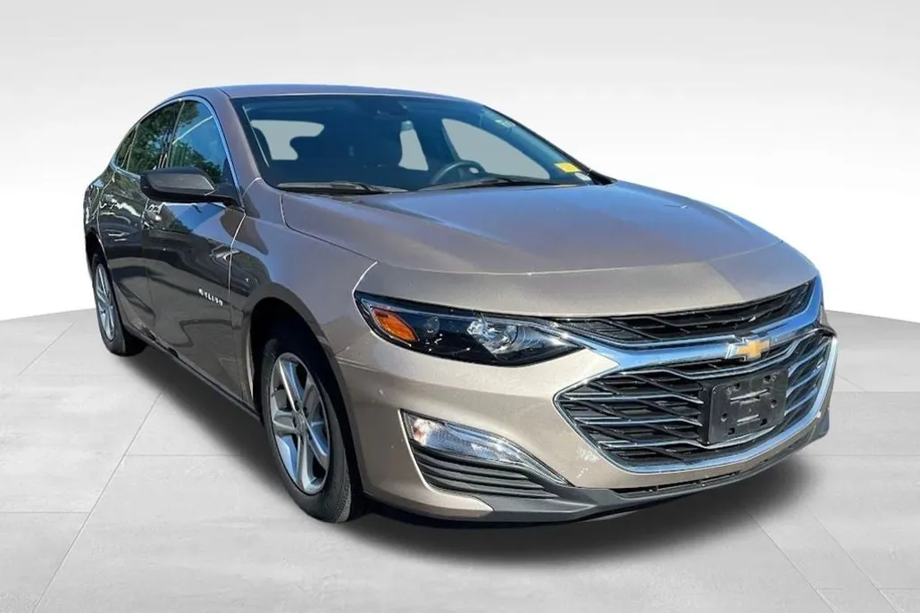 2023 Chevrolet Malibu LS photo 1
