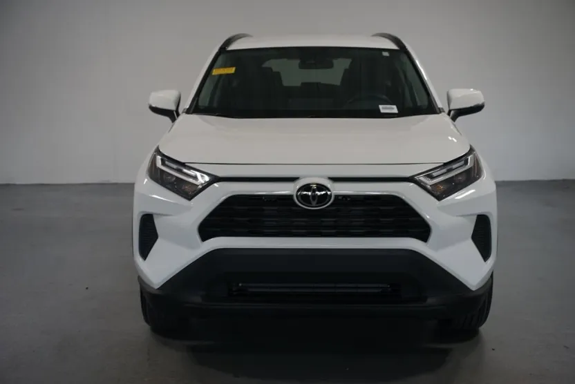 2024 Toyota RAV4 XLE photo 1
