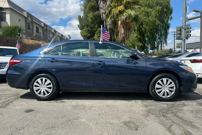 2017 Toyota Camry XLE XSE photo 1