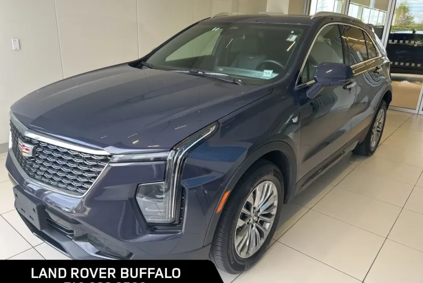 2025 Cadillac XT4 Premium Luxury photo 1