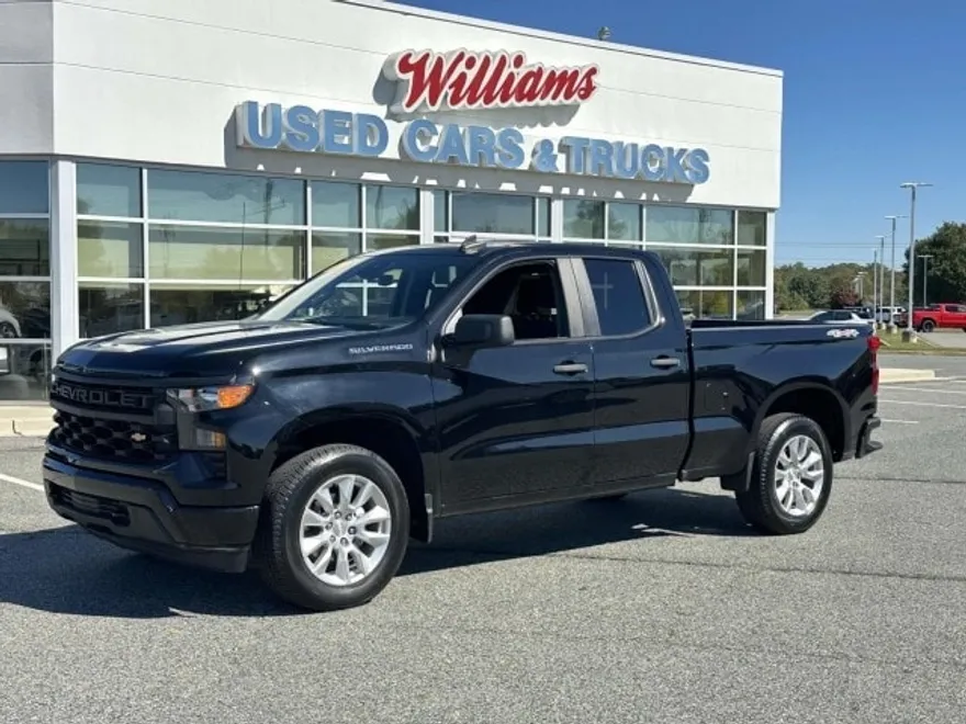 2022 Chevrolet Silverado 1500 Custom photo 1