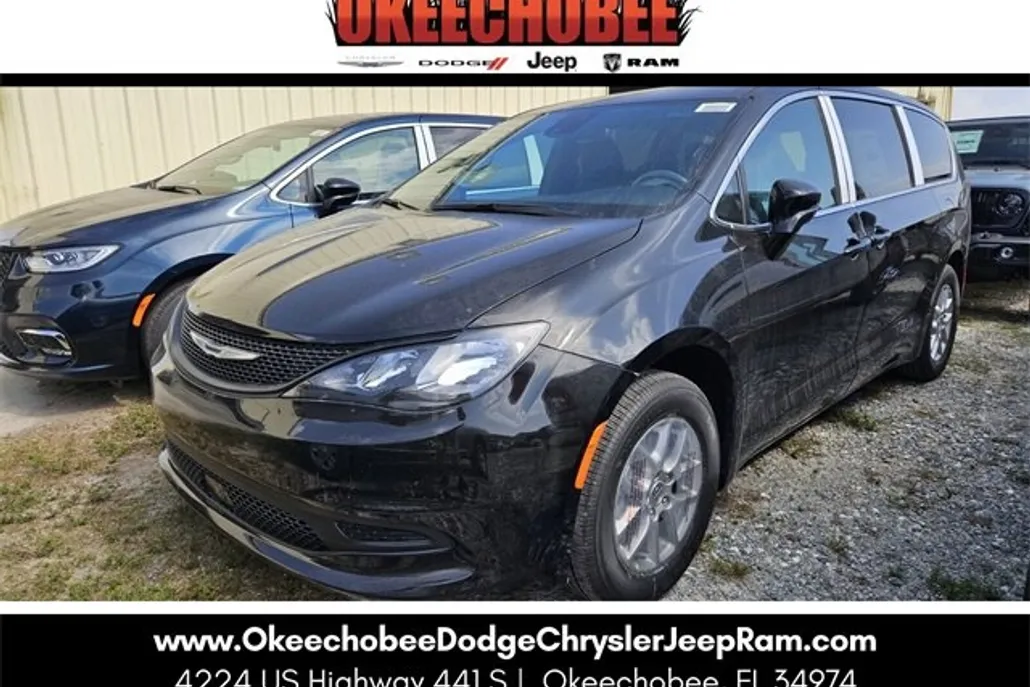 2025 Chrysler Voyager LX photo 1