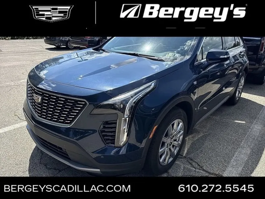 2022 Cadillac XT4 Premium Luxury photo 1
