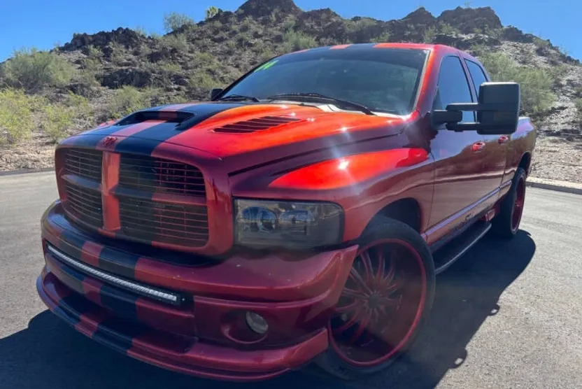 2004 Dodge Ram SLT photo 1