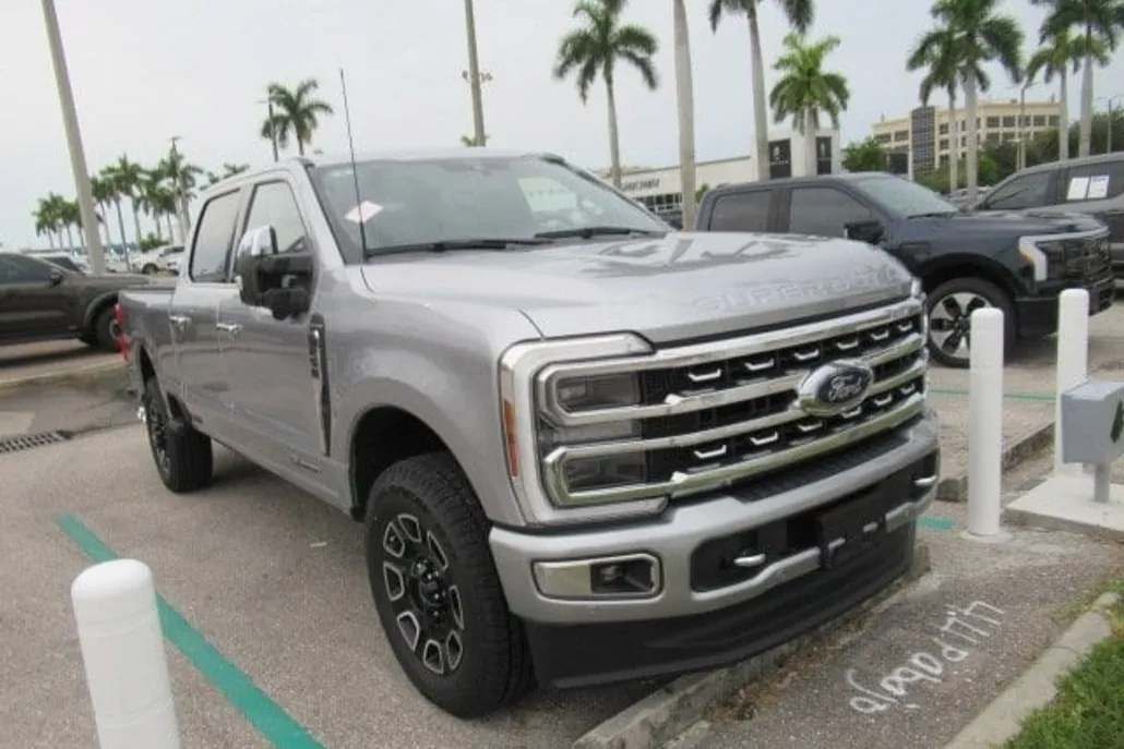 2024 Ford F-250 Platinum photo 1