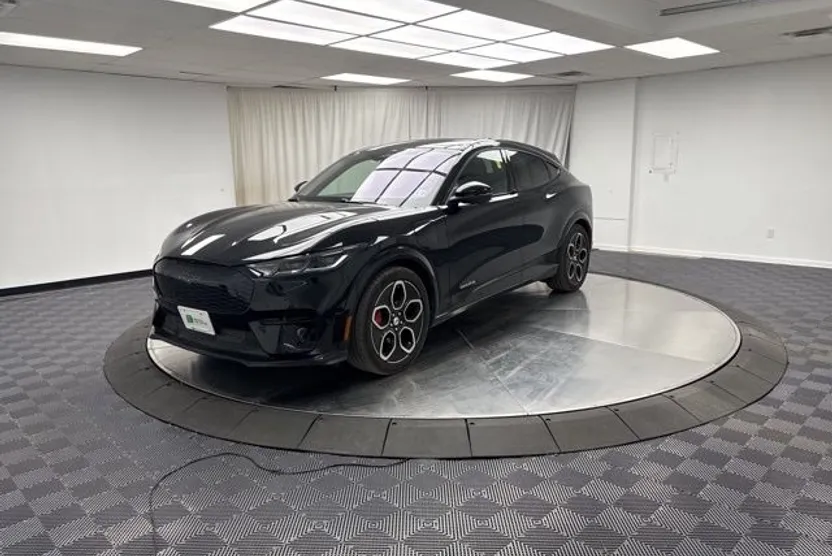 2022 Ford Mustang Mach-E GT photo 1