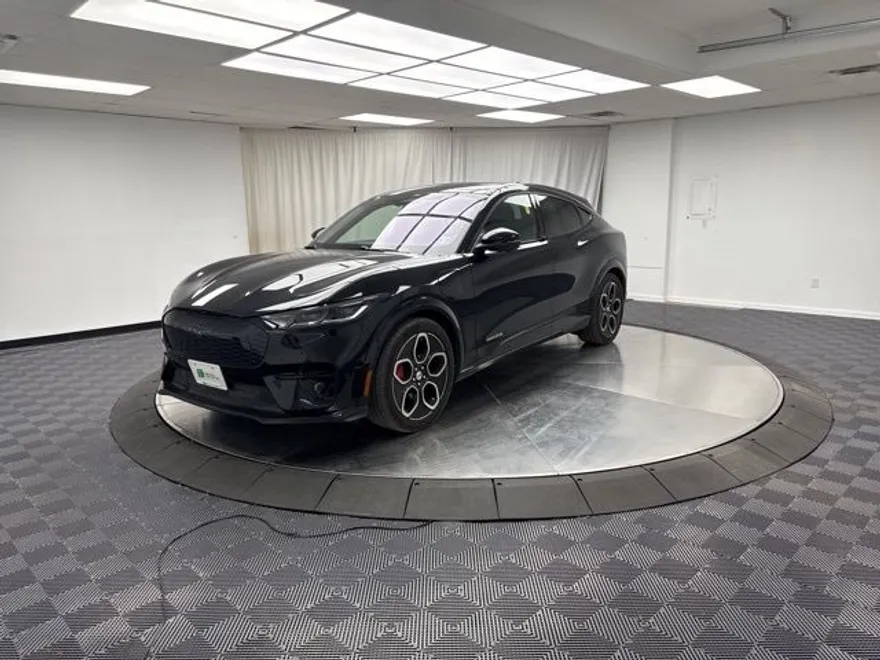 2022 Ford Mustang Mach-E GT photo 1