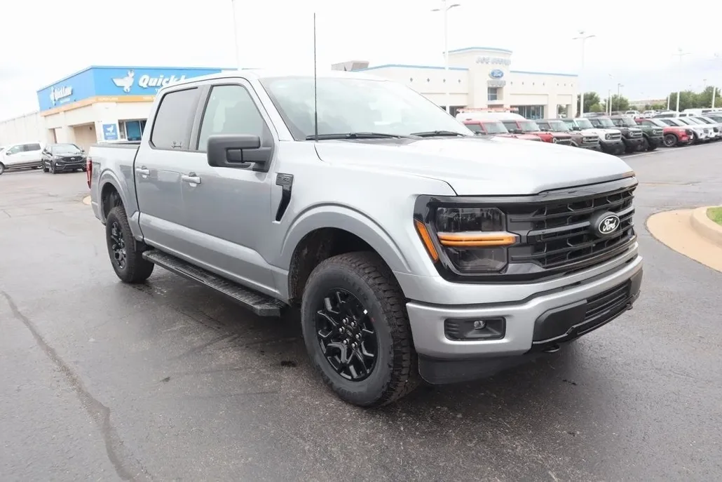 2025 Ford F-150 XLT photo 1