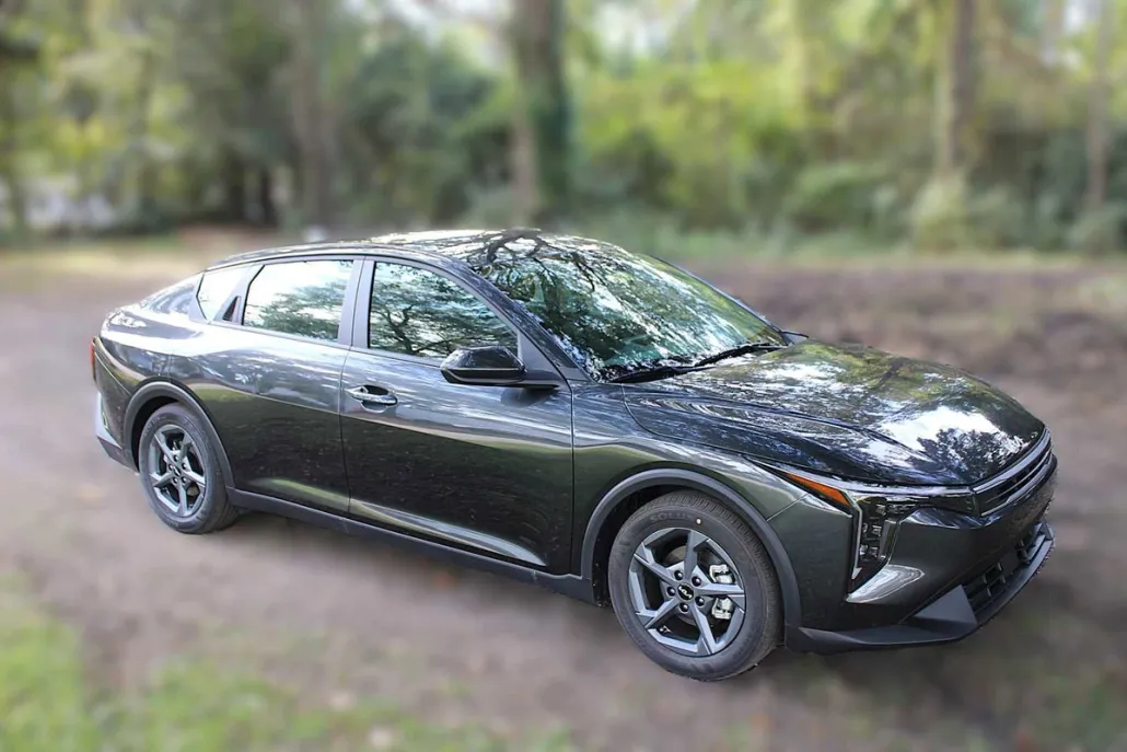 2025 Kia K4 LXS photo 1