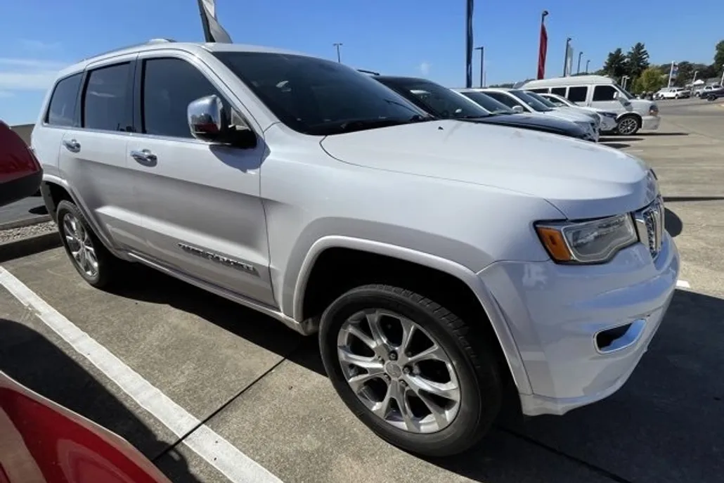 2020 Jeep Grand Cherokee Overland photo 1