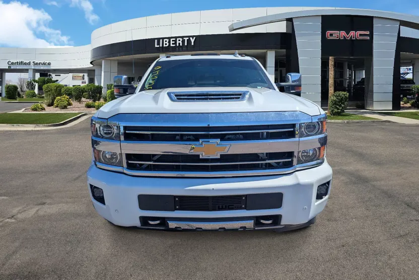 2019 Chevrolet Silverado 3500HD High Country photo 1