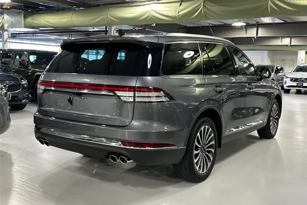 2022 Lincoln Aviator Reserve photo 1