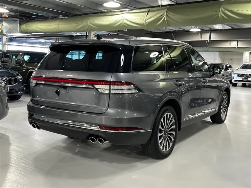 2022 Lincoln Aviator Reserve photo 1