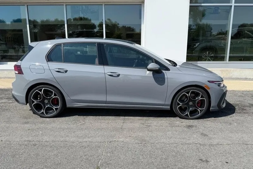 2025 Volkswagen Golf GTI Autobahn photo 1