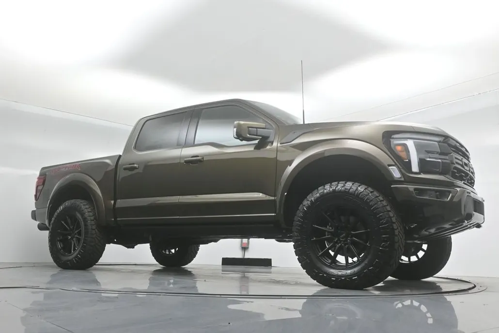 2025 Ford F-150 Raptor photo 1