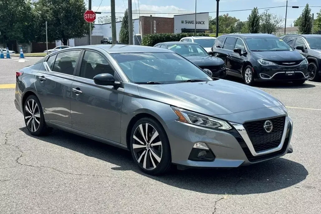 2019 Nissan Altima 2.5 SR photo 1