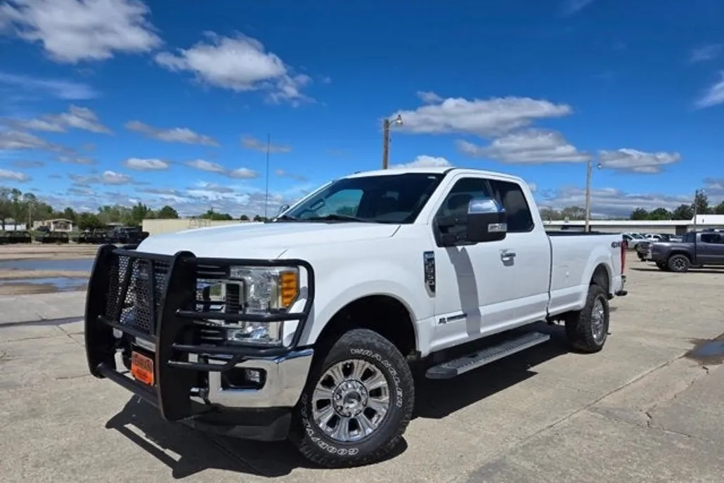 2017 Ford F-350 XLT photo 1