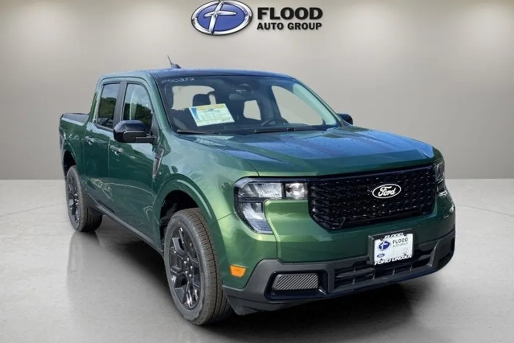 2025 Ford Maverick XLT photo 1
