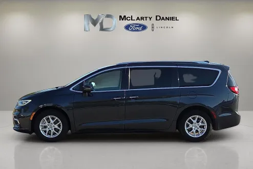 2021 Chrysler Pacifica Touring L photo 3