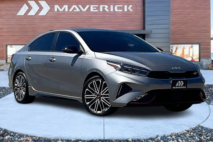 2023 Kia Forte GT photo 1