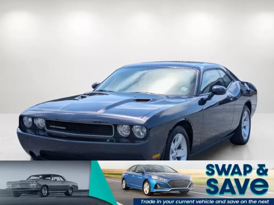 2012 Dodge Challenger SXT photo 1