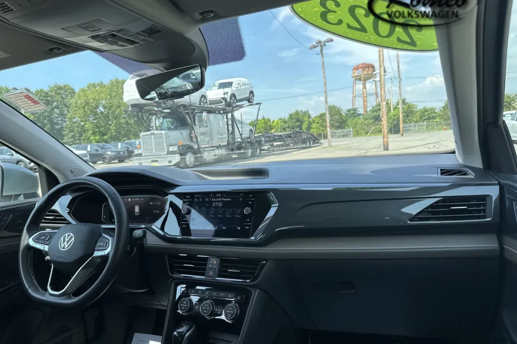 2023 Volkswagen Taos SEL photo 1